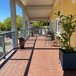 Yacht Club Bed & Breakfast Sopoty