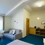 Bed & Breakfast Yacht Club 3*