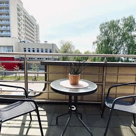 Nocleg ze śniadaniem Yacht Club *