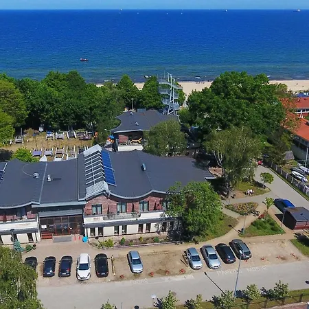 Yacht Club