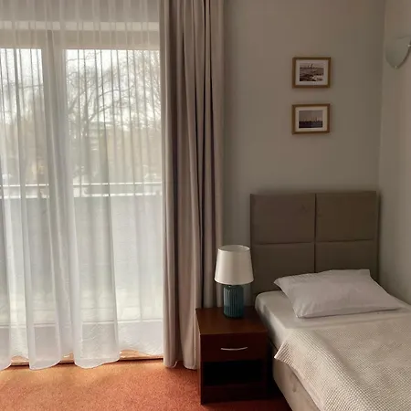 Yacht Club فندق مبيت وإفطار 3*