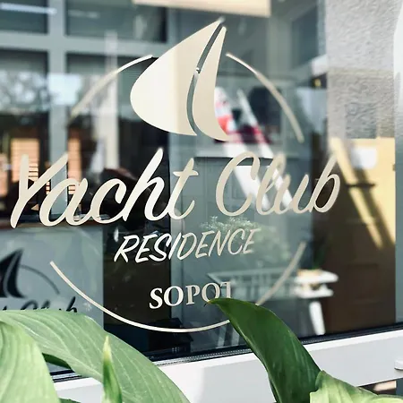 Yacht Club 3*