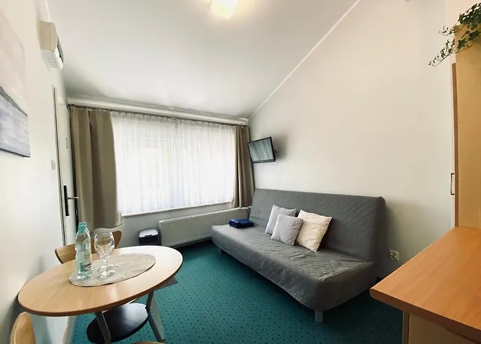 Yacht Club Bed & Breakfast