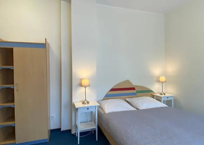 Yacht Club Bed & Breakfast