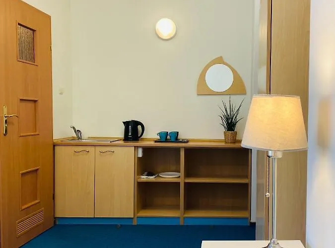 Yacht Club Bed & Breakfast 3*